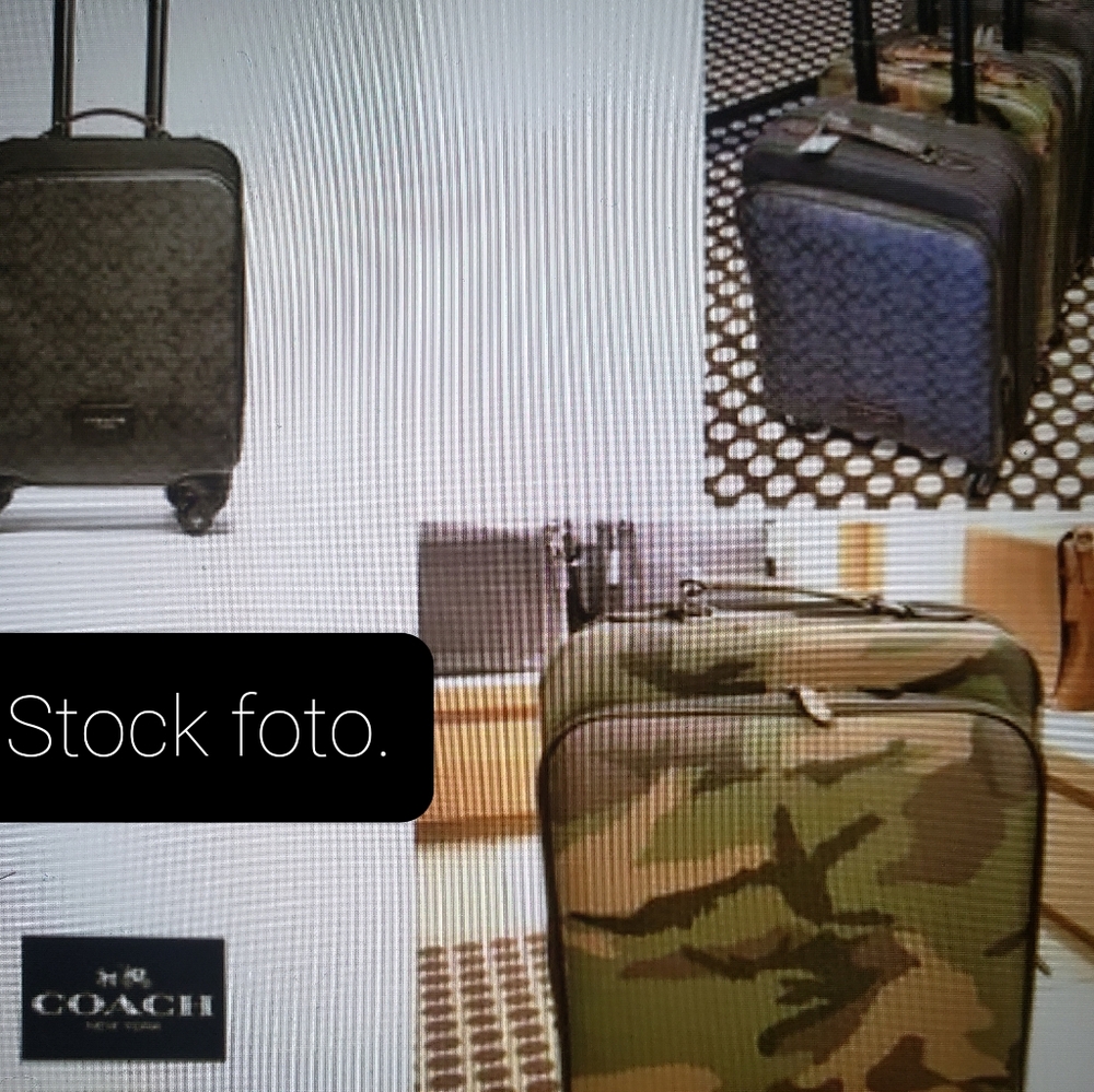 Coach carry-on weeled 22" suitcase Leather & Polyester (man or women)